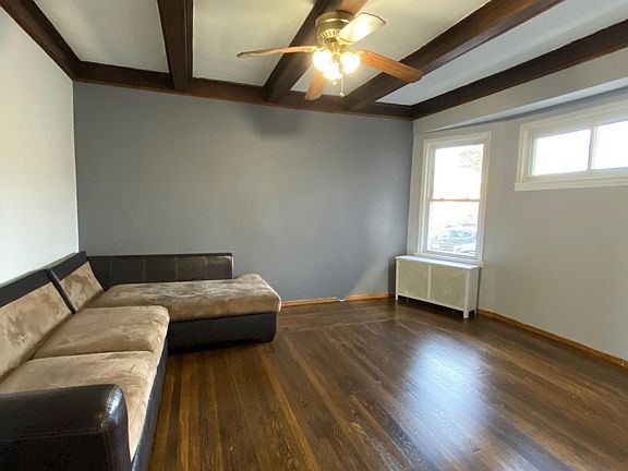 3rd image of 430 Trenton Ave