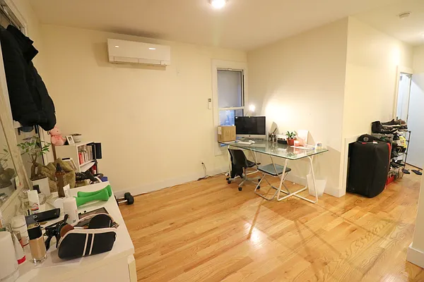 Rented by David Francis New York LLC | media 15