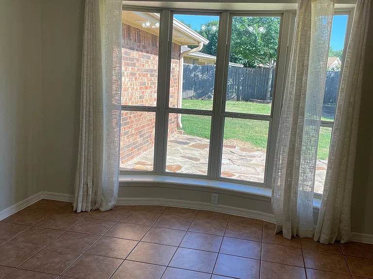 2215 Hunters Gln — Photo 4
