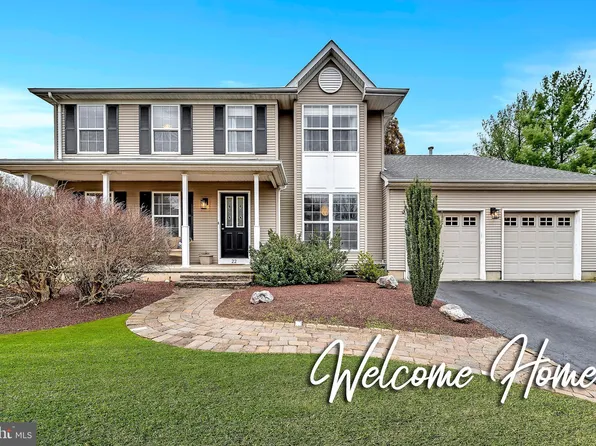 22 Hibiscus Ln, Robbinsville, NJ 08691