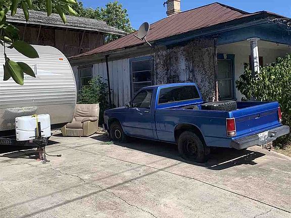 2nd image of 1610 Santa Maria Ave