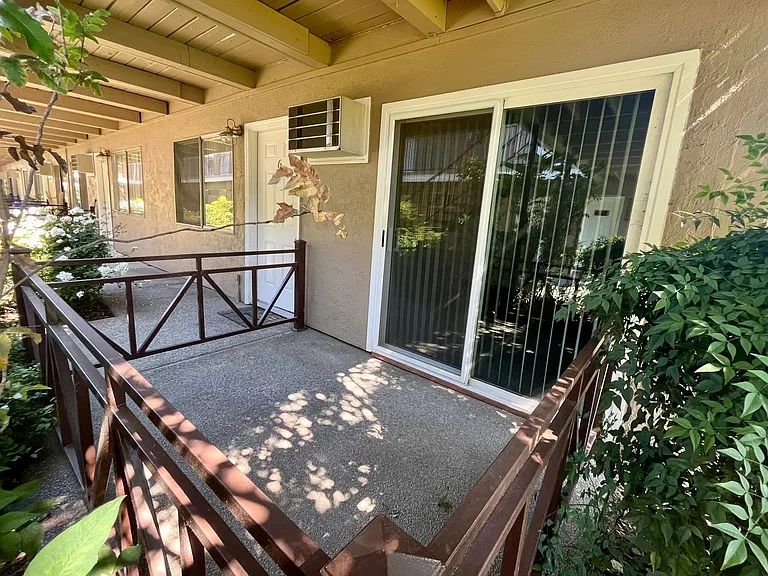 1214 Bell Street — Photo 33