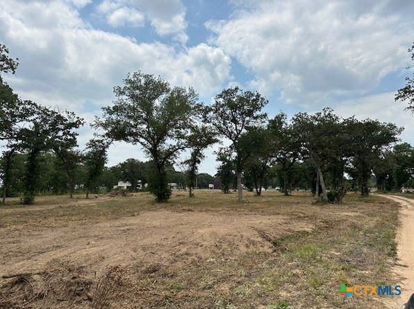 11296 Us Highway 87 W, La Vernia, TX 78121