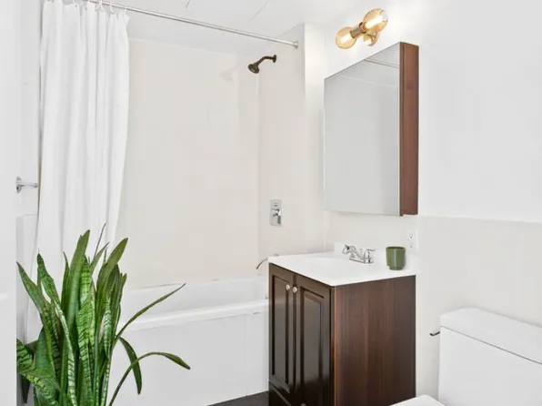 659 Bergen Street image 5 of 7