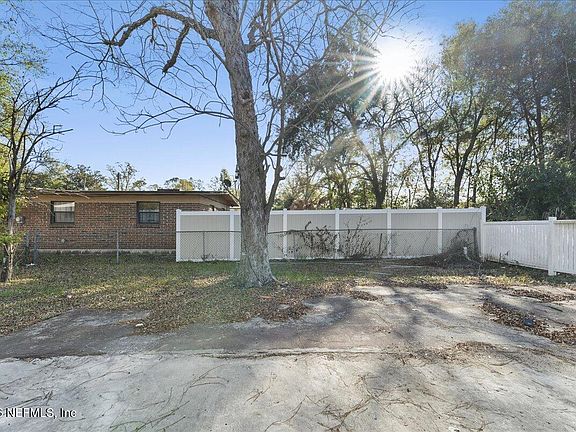 4th image of 2553 MARTHA Street