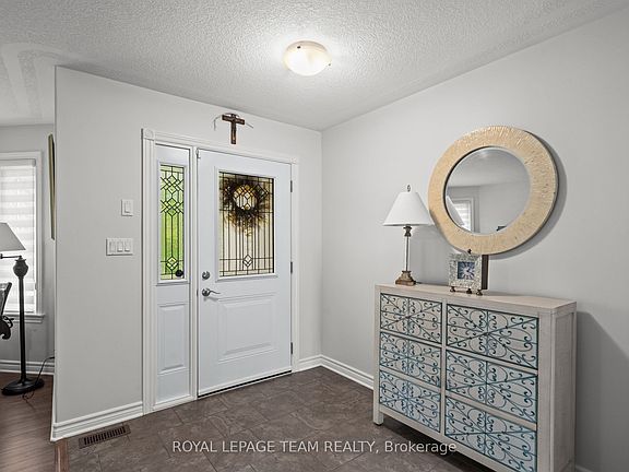 5th image of 2941 Wellington Rd