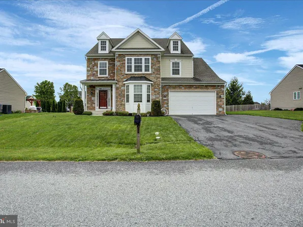 1236 Dallas Dr, Greencastle, PA 17225