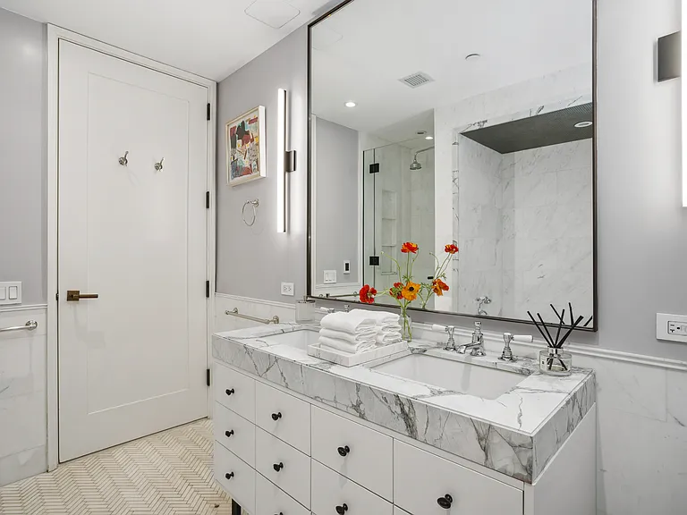 438 E 12th St #PHD — Photo 12