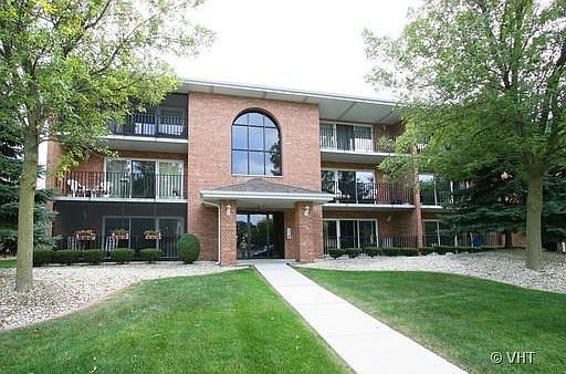 1st image of 4931 E Circle Dr APT 102