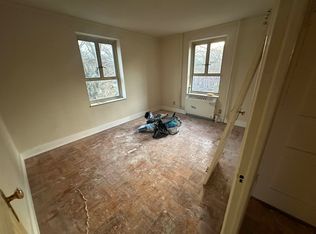 67-40 193rd Ln #3B, Fresh Meadows, NY 11365