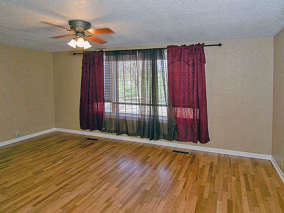 2nd image of 502 S Park St
