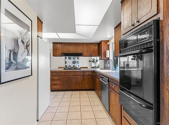 4th image of 743 Sunset Cliffs Blvd
