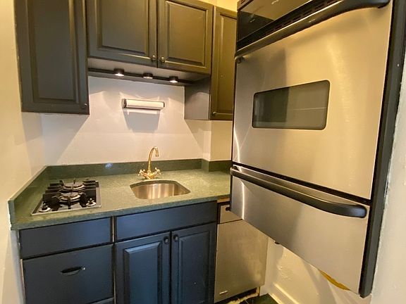 3rd image of 233 E 60th St #4A