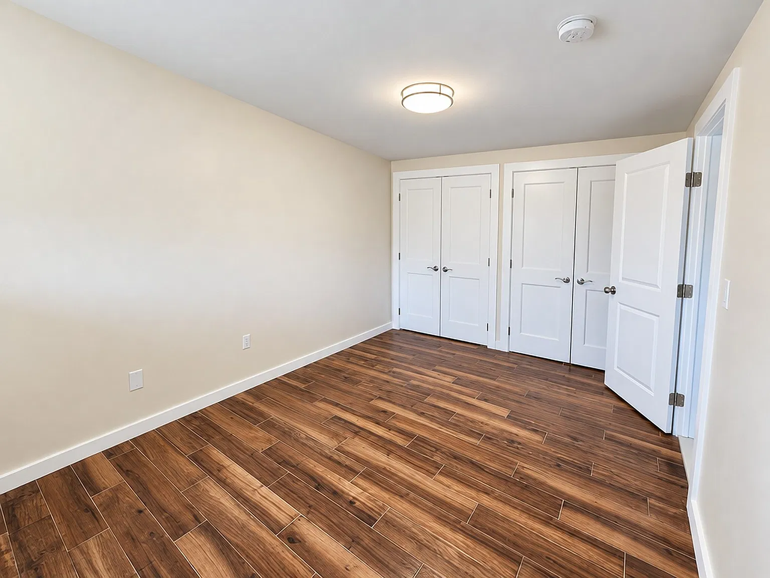 2 bed, 850 sqft, $1,800 — Photo 2