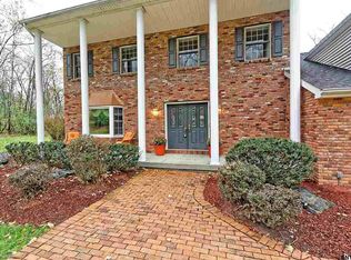 37 Oriel Ln, Rensselaer, NY 12144