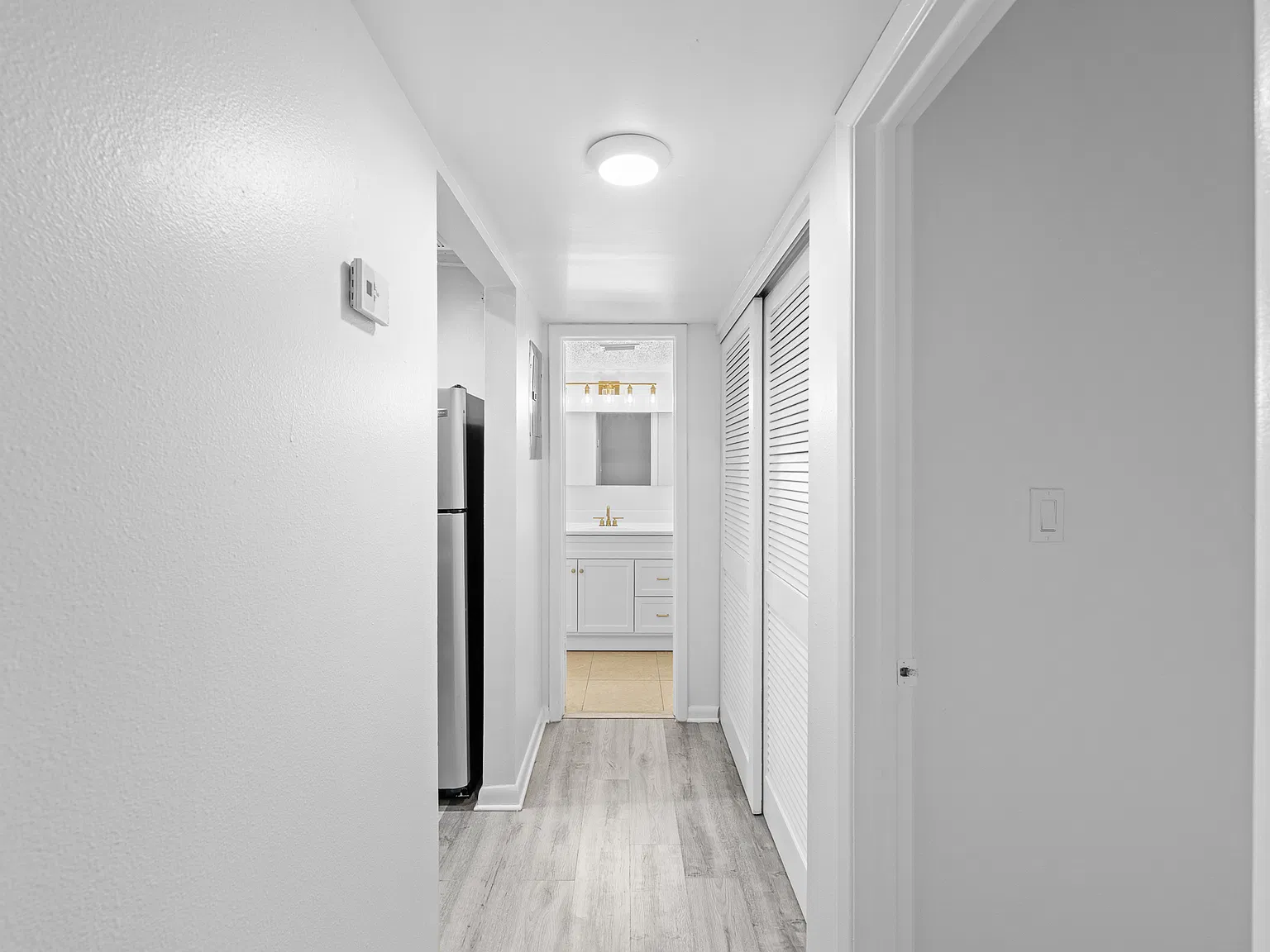 2302 S Manhattan Ave — Photo 4