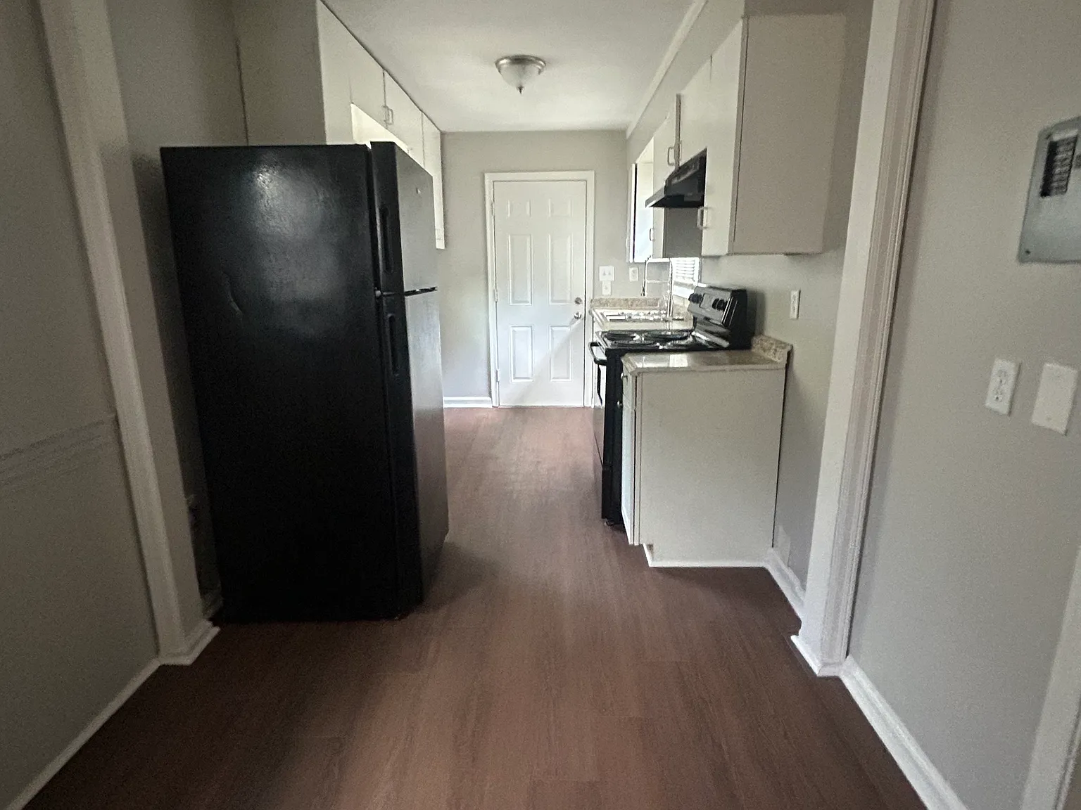 3 bed, 1404 sqft, $1,450 — Photo 2