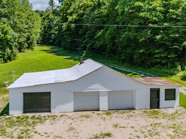 7466 Hawkins Branch Rd, Frenchburg, KY 40322