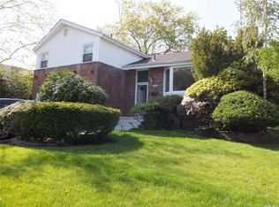963 Jerome St, Baldwin, NY 11510
