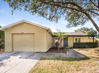 908 Pine Ridge Cir E, Brandon, FL 33511