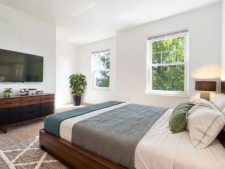 Palmer Court Townhomes — Photo 9
