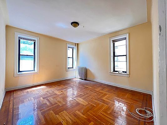 5th image of 86-02 Forest Pkwy #1