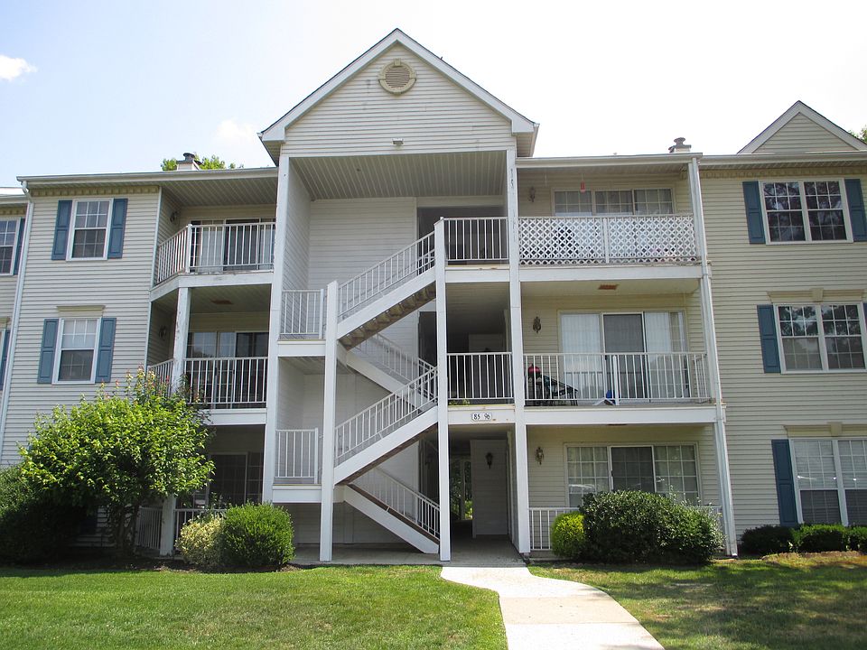 1st image of 95 Iroquois Dr #17