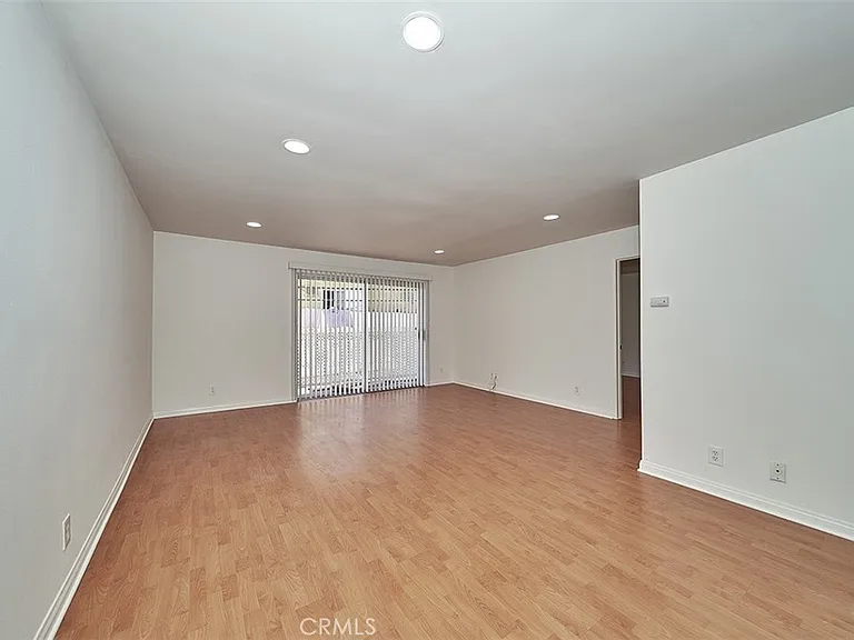 433 S Manhattan Pl #213 — Photo 11