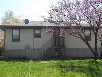 2nd image of 1523 W Broadmoor Ln