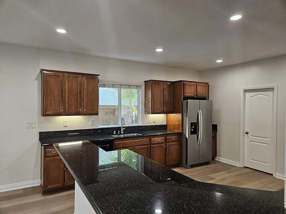 1409 Long View Dr