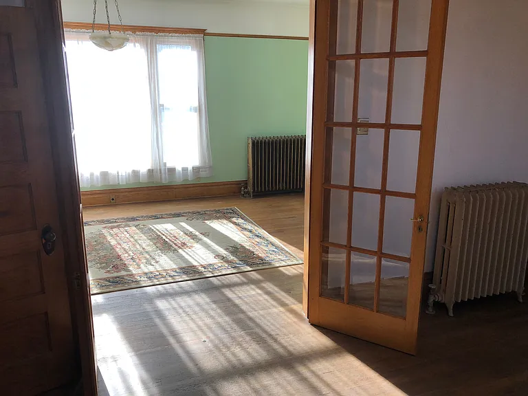 206 S 5th St — Photo 8