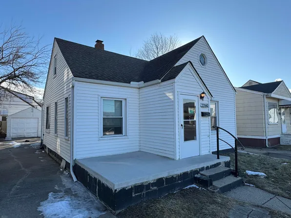 22842 Mac Arthur Blvd, Warren, MI 48089