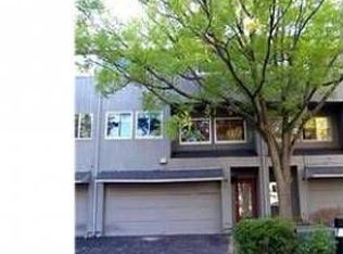 21 Richard Ct, Princeton, NJ 08540