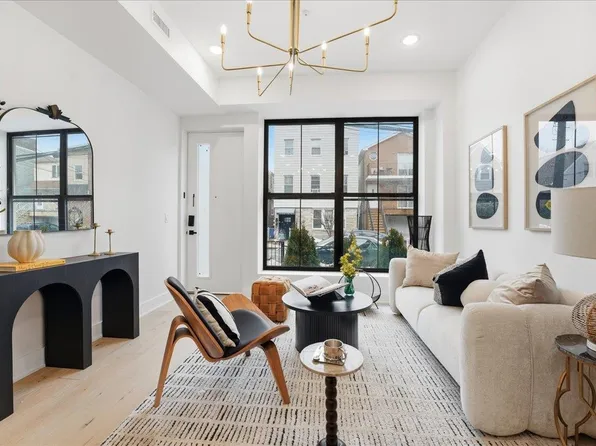 15 Manhattan Avenue image 1 of 19