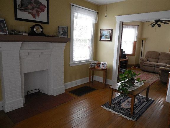 3rd image of 3611 Woodbine Ave