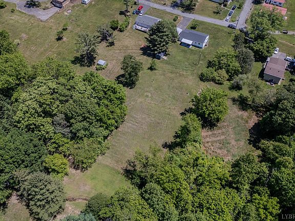 3rd image of 85 Crozier Dr