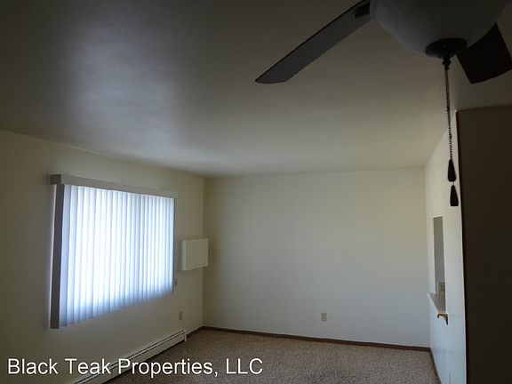 5th image of 1770 Lombard Ave Unit 4