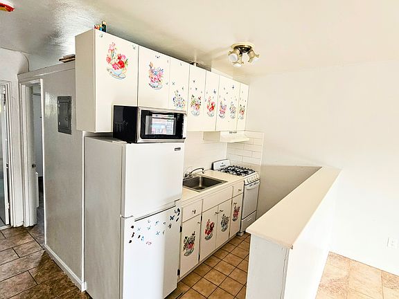 2nd image of 449-451 Washington Ave #8