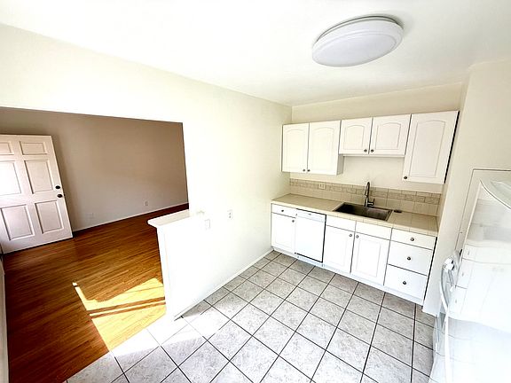 3rd image of 3923 Centre St APT H