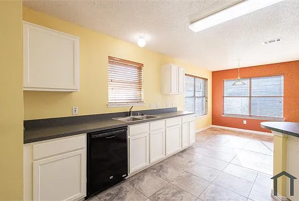 1008 Lake Trail Dr — Photo 7