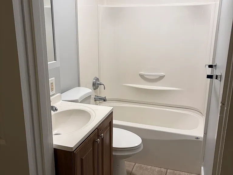 94 N Main St #1B — Photo 9