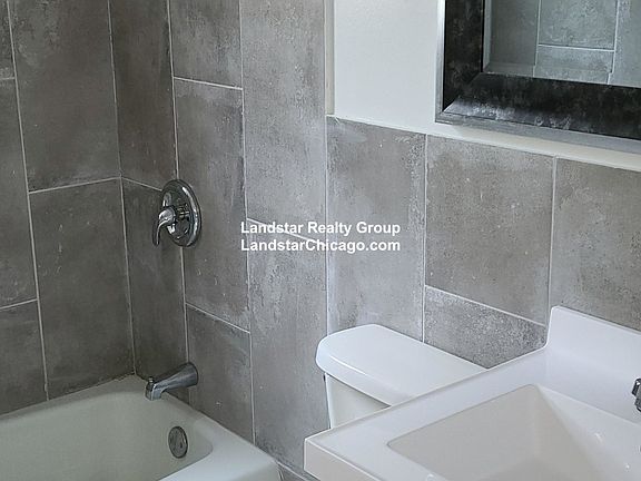 3rd image of 3710 N Pine Grove Ave APT 520
