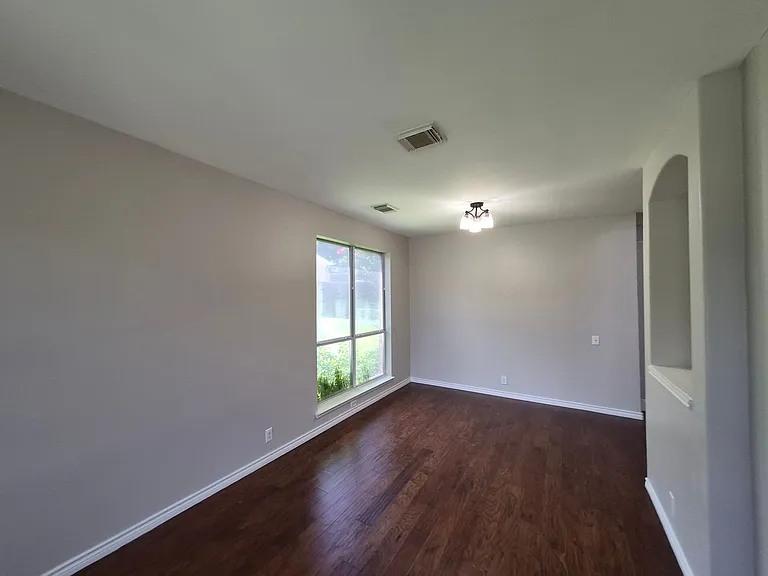 712 Moss Wood — Photo 9