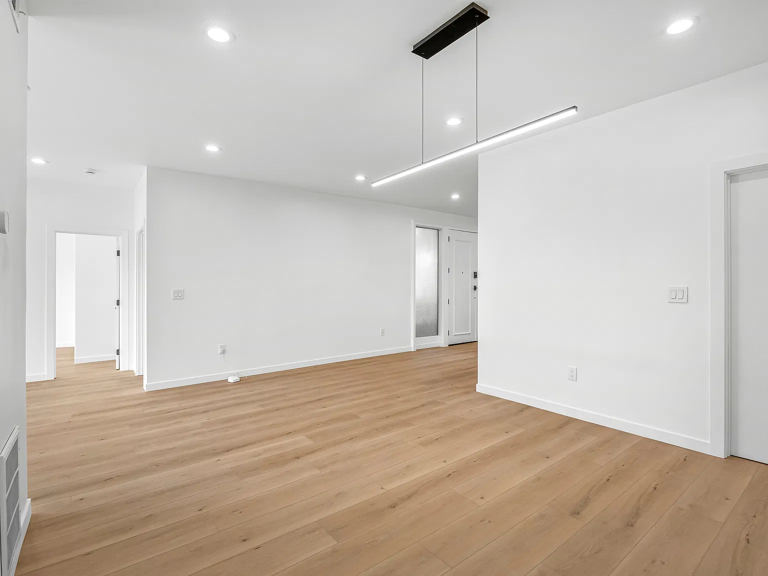 449 Merritt Ave — Photo 2