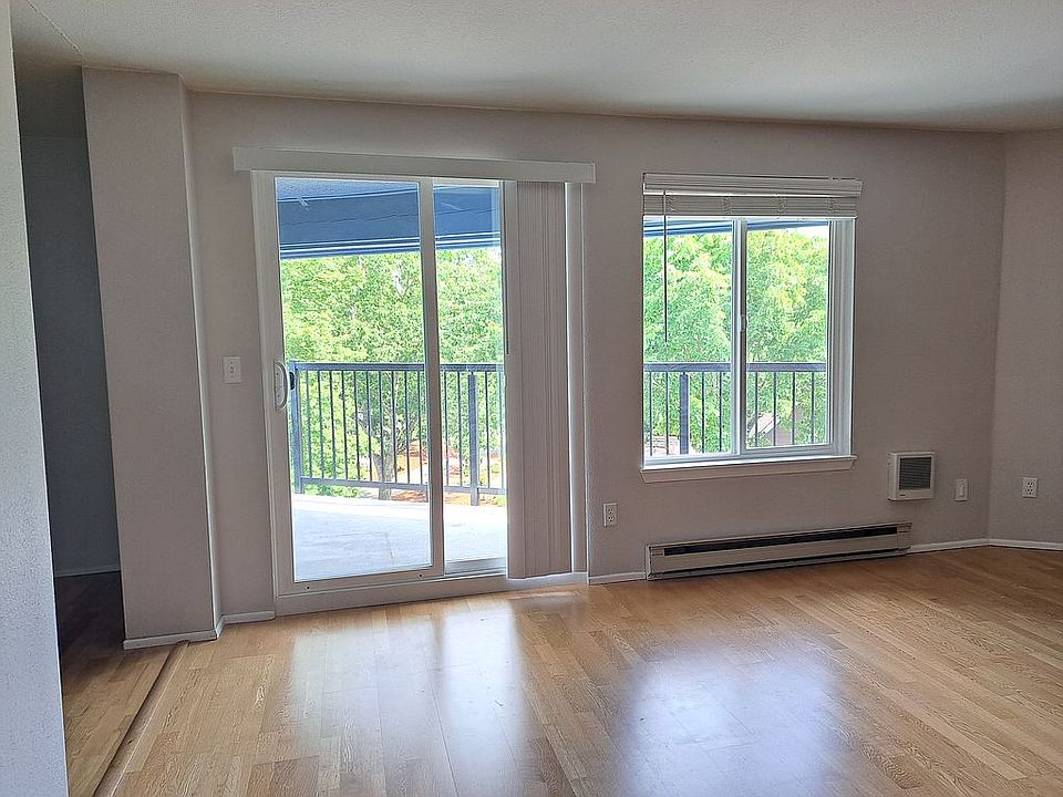 Living Room - Balcony