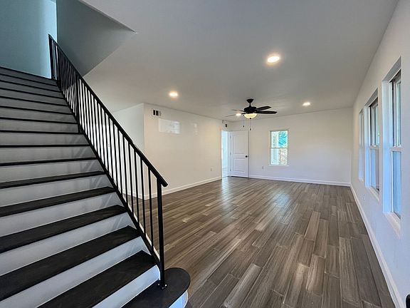4th image of 434 Louisiana Ave