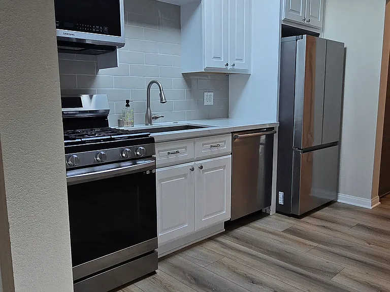 14254 Sayre St — Photo 2