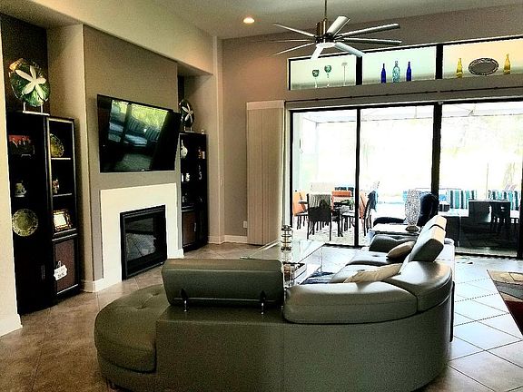 Great room with fireplace 