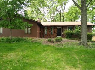 7686 Trenton Trl, Middleburg Heights, OH