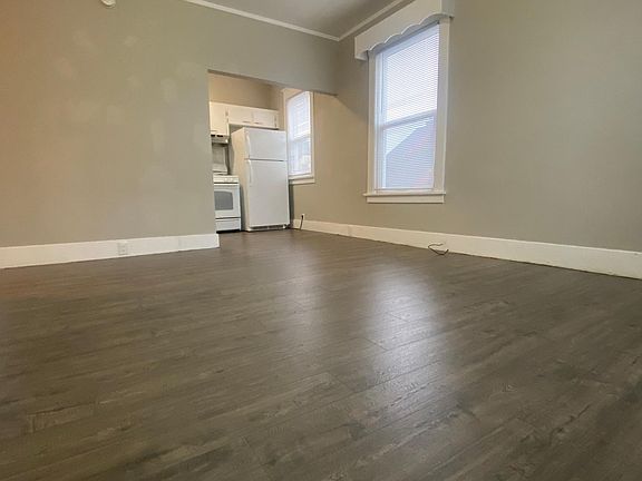 4th image of 315 N G St APT 208